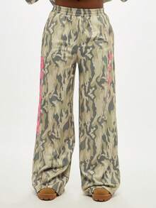 SUMWON WOMEN 宽腿慢跑裤复古 Y2K 风格军事迷彩印花贴花字母休闲街头服饰节日嘻哈冬秋时尚裤子 - 彩色 - 查看 4