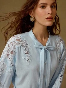 MOTF PREMIUM Áo blouse ren tương phản bằng vải lanh - Màu xanh nhạt - Xem 7