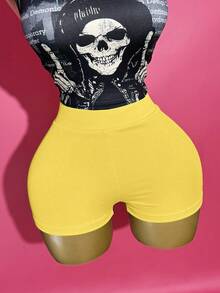 Slaydiva 2025春夏新款波西米亚音乐节复活节休闲日常沙滩度假派对街头性感甜美可爱Y2K黑色弹力针织面料霓虹绿英文字母骷髅骨暗黑美式复古图案圆领露肩无袖短款修身背心搭配绿色松紧腰纹理紧身短裤/热裤女两件套 - 黃色 - 查看 4