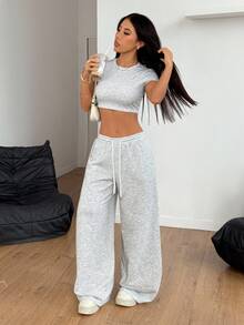 SHEIN PETITE 女士休闲纯色短款 T 恤和裤子两件套，夏季 - 灰色 - 查看 1