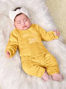 SHEIN Newborn Baby Girl Cute Pink Letter Pattern Fuzzy Long Sleeve Top And Elastic Waist Pants Set, Autumn/Winter Fall - Yellow - View 8