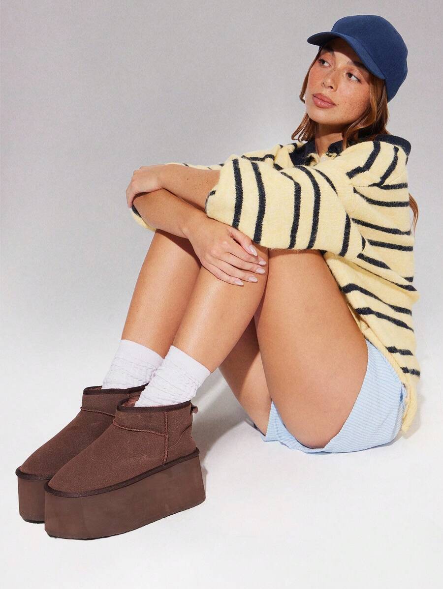 Solezae 女士鞋子舒适温暖圆头平底超厚底可爱户外仿麂皮短靴 - 巧克力棕 - 查看 1