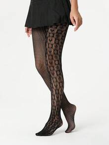ROMWE Grunge Punk 1 par de calcetines de red con diseño de corazón y póker, dulce y fresco - Negro - Ver 3