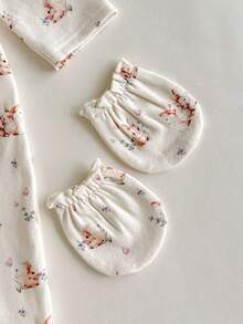 Loomiva Set 4 Potong untuk Bayi Baru Lahir Laki-laki/Perempuan: Jumpsuit Rajut Motif Kelinci Kartun Putih Lucu untuk Liburan Musim Dingin, Topi, Selimut Bedong & Sarung Tangan, Pakaian Musim Gugur dan Musim Dingin yang Lembut - MultiWarna - View 6