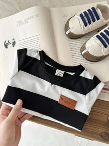 SHEIN 男婴/女婴黑白条纹撞色圆领短袖套头T恤，适合夏季外出、居家、度假、海滩 - 黑與白 - 查看 4