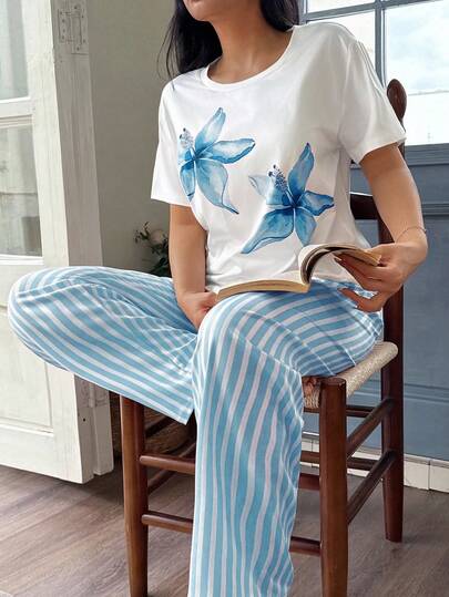 SHEIN مجموعة بيجامة للنساء مكونة من ملابس علوية كم قصير بطبعة زهور وبنطلون طويل مخطط، بيجامات صيفية للنساء، مجموعة بيجامات للنساء باللون الأزرق والأبيض، مجموعة بيجامات للنساء بطبعة زهور