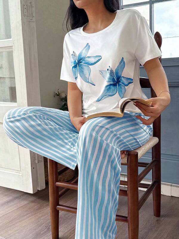 SHEIN مجموعة بيجامة للنساء مكونة من ملابس علوية كم قصير بطبعة زهور وبنطلون طويل مخطط، بيجامات صيفية للنساء، مجموعة بيجامات للنساء باللون الأزرق والأبيض، مجموعة بيجامات للنساء بطبعة زهور