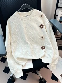 GlowEve 女士时尚纯色纹理装饰钩针 3D 花卉圆领落肩长袖开衩下摆宽松休闲运动衫 - 杏色 - 查看 4