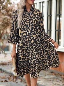 EMERY ROSE فستان نسائي كاجوال متوسط الطول بأكمام واسعة وأزرار وكشكشة على الذيل بطبعة نمر، فستان طبعة نمر، فستان طبعة حيوان، فستان طبعة فهد، فستان نمر بأكمام طويلة، فستان نمر متوسط الطول، ملابس خريفية للنساء، فساتين للنساء في الخريف