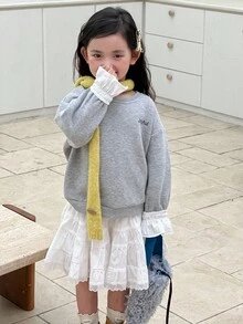 DAZY Sudadera casual de estilo coreano para niñas jóvenes con cuello redondo, ribete de volantes, contraste de colores, estampado de parches y manga larga - Gris - Ver 4