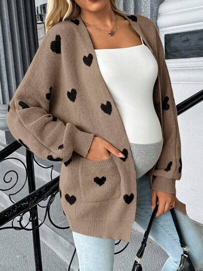 SHEIN Cárdigan de manga larga informal con bolsillo y gráfico de corazón para maternidad