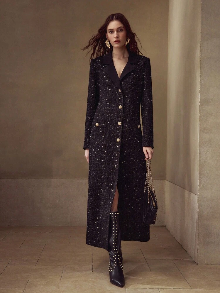 VESTIDO LONGO DE LAPELA BRILHANTE DE TWEED, ABOTOAMENTO ÚNICO
