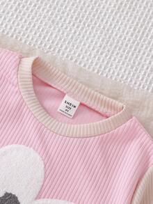 SHEIN Playful Pals Kleine Mädchen Set aus kontrastfarbigem Top mit Blumenstickerei und weiter Hose - Verschiedenfarbig - Übersicht 7