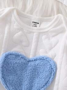 Tuta imbottita a maniche lunghe con motivo a cuori bianchi e cappello per neonata, set da casa invernale