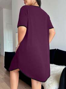 SHEIN 女士休闲睡衣迷你 T 恤连衣裙，撞色饰边，V 领 - 中紫紅色 - 查看 2