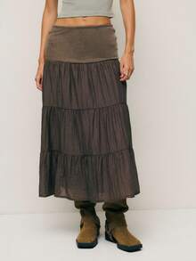 Nöista 深棕色多层长裙，配有宽松紧腰带。飘逸柔美的层次感，与针织衫和靴子完美搭配，是秋冬造型和休闲外出的完美选择。 - 深灰色 - 查看 3