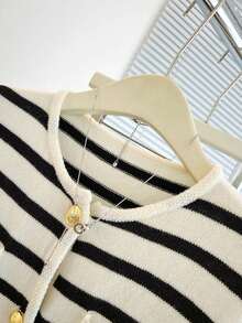 SHEIN Franclia 秋季新款休闲宽松黑白条纹开衫时尚减龄短款针织衫女