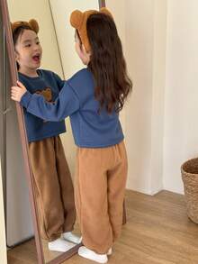 Genkimix Kids Conjunto de pantalones de chándal de forro polar con aplicación de oso estilo coreano para niña joven - Azul - Ver 2