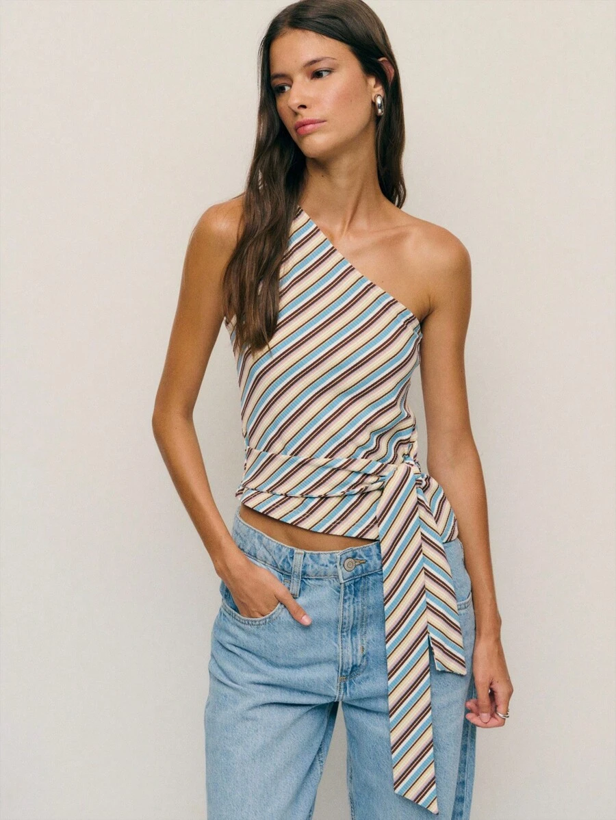 Nöista 条纹单肩系腰上衣，柔软罗纹针织，斜纹奶油色、棕色和淡蓝色条纹，不对称领口和单肩设计，打造现代俏皮廓形，腰部系带勾勒出优美身形，与高腰下装相得益彰。秋季和假日造型的完美之选——在圣诞派对上，可内搭皮夹克或定制西装外套。 - 彩色 - 查看 1