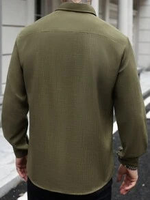 Manfinity CasualCool 男士纯色竹节针织亚麻休闲长袖衬衫男士纽扣衬衫男士纹理衬衫，2025新款秋季衬衫适合通勤、休闲约会、商务等各种场合。这是一款适合秋季外出的长袖上衣， - 軍綠色 - 查看 2