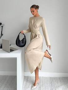 Siren Gaze Vestido midi elegante de manga larga con diseño retorcido y unicolor para mujer, vestido midi beige elegante, vestido midi de manga larga, vestido midi de color neutro, ropa de mujer para otoño, atuendo para volver al colegio, atuendo para concierto country, atuendo casual de negocios para mujer, atuendo de maestra, atuendo para cita nocturna, atuendo de cumpleaños, atuendo para brunch, ropa de mujer estilo occidental, atuendo casual de negocios, para todas las estaciones - Albaricoque - Ver 1