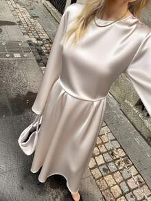 Elyressa 女士优雅通勤纯色喇叭袖连衣裙 - 米色 - 查看 3