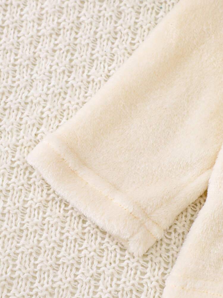 SHEIN Playful Pals 2 件套女婴粉色格子和杏色上衣套装，可爱云朵刺绣图案法兰绒舒适睡衣，冬季 - 粉色 - 查看 3