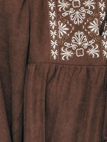 Nöista Váy chữ A mùa thu thêu họa tiết và dây rút cùng tông màu có tua rua. Kiểu dáng Boho-dân gian với tay dài và chất vải trung bình - Hoàn hảo cho mùa thu, kết hợp với bốt và tạo nên vẻ ngoài ấm áp, biểu cảm khi ra ngoài. - màu nâu - Xem 5