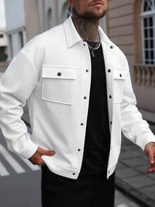 Manfinity CasualCool 2025 Nueva chaqueta para hombres, chaqueta casual de unicolor para hombres, versátil para primavera y otoño, camisa chaqueta blanca con botones para hombres, chaqueta de trabajo casual de bolsillo blanco puro con textura, estilo casual y sencillo, estilo urbano maduro, estilo de caballero británico, estilo elegante italiano