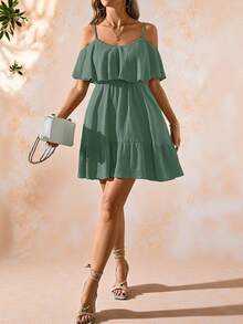 Amorya Vestido Camisole Elegante e Romântico Feminino de Tecido de Chiffon Texturizado Verde Sólido com Ombros à Mostra e Bainha Franzida, Primavera/Verão Férias