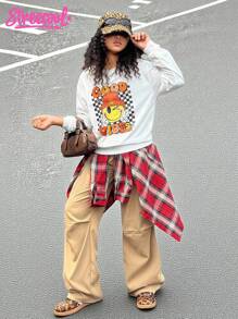 SHEIN Explorewe Casual Tween Girl Retro Face Plaid Print Long Sleeve Crew Neck Sweatshirt And Khaki Cargo Pants Casual Street Fashion Outfit - Multicolor - View 1