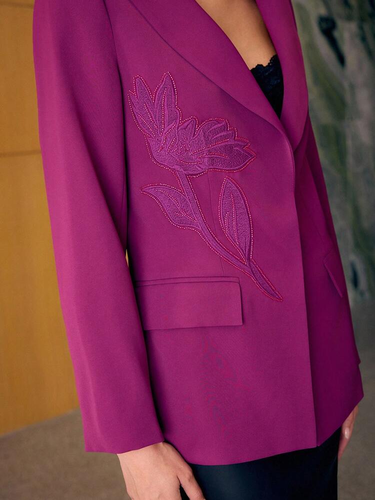 FLORAL EMBROIDERY PEAK COLLAR BLAZER