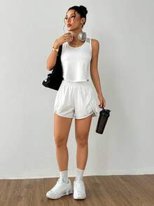 Easithlete 2 件女式无袖 T 恤和短裤套装，休闲运动装运动两件套健身套装 - 白色 - 查看 3
