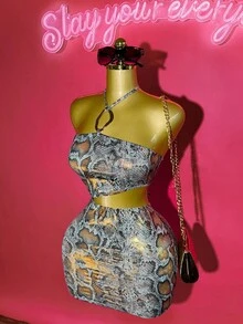 Slaydiva 2025年夏季新品，适合生日派对、返校季、校园风、日常穿着、休闲装、度假装、邮轮旅行、海滩装、日光浴装、时尚装、街头装、优雅装、通勤装、商务休闲装、露背性感设计、领口金属扣装饰、镂空腰部、修身迷你连衣裙、蓝色蛇皮箔面料，带闪亮效果，女士初秋迷你连衣裙 - 彩色 - 查看 1