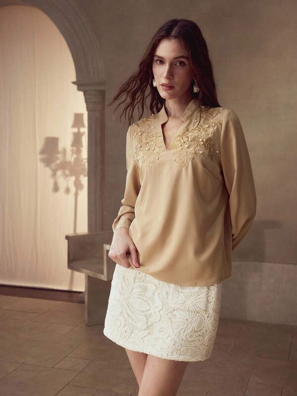 MOTF PREMIUM FLORAL EMBROIDERY BLOUSE