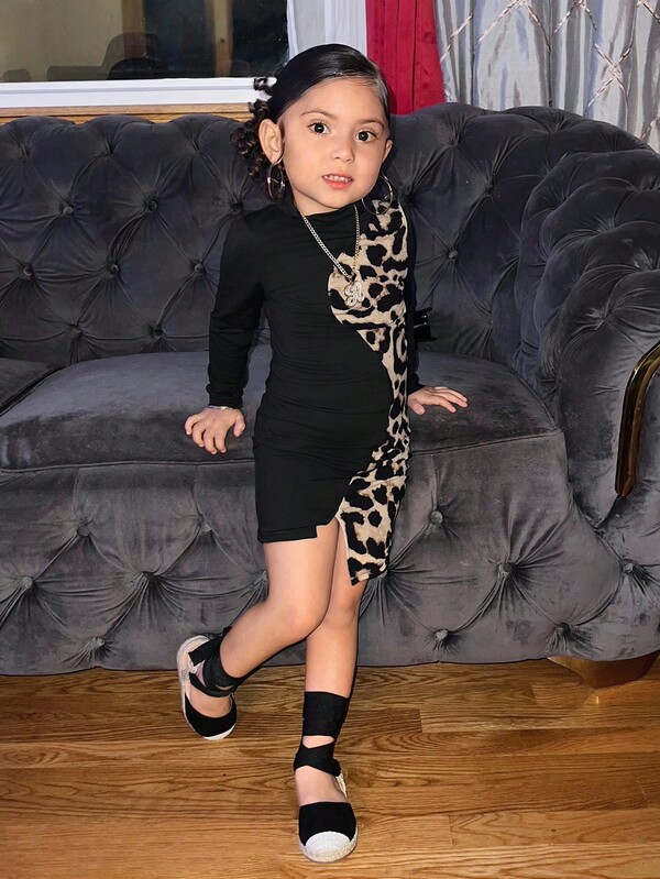 SHEIN Young Girls' Long Sleeve Leopard Print Patchwork Dress, Casual Sports Street Fashion Leopard Print & Solid Color Knit Patchwork Stand Collar Long Sleeve Fitted Split Hem Dress Girls Leopard Dress Leopard Print Dress For Girls Long Sleeve Dress For Girls Black And Leopard Dress For Girls Kids Leopard Dresses Suitable For Autumn And Winter, Daily Casual Wear, Vacation Back To School Girls Animal Print Dress Girls Leopard Print Dress Black Girls Dress Leopard Dress Girls Girls Cheetah Dress Fall