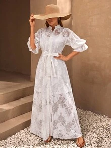 EURMUSE 白色蕾丝长裙，高领泡泡袖 - 饰有精致的透明花卉蕾丝、腰部系带和褶边袖口细节，正面采用纽扣设计，呈现优雅而女性化的外观，非常适合婚礼、花园派对或浪漫的夏季服装 - 白色 - 查看 3