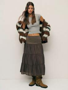 Nöista 深棕色多层长裙，配有宽松紧腰带。飘逸柔美的层次感，与针织衫和靴子完美搭配，是秋冬造型和休闲外出的完美选择。 - 深灰色 - 查看 1