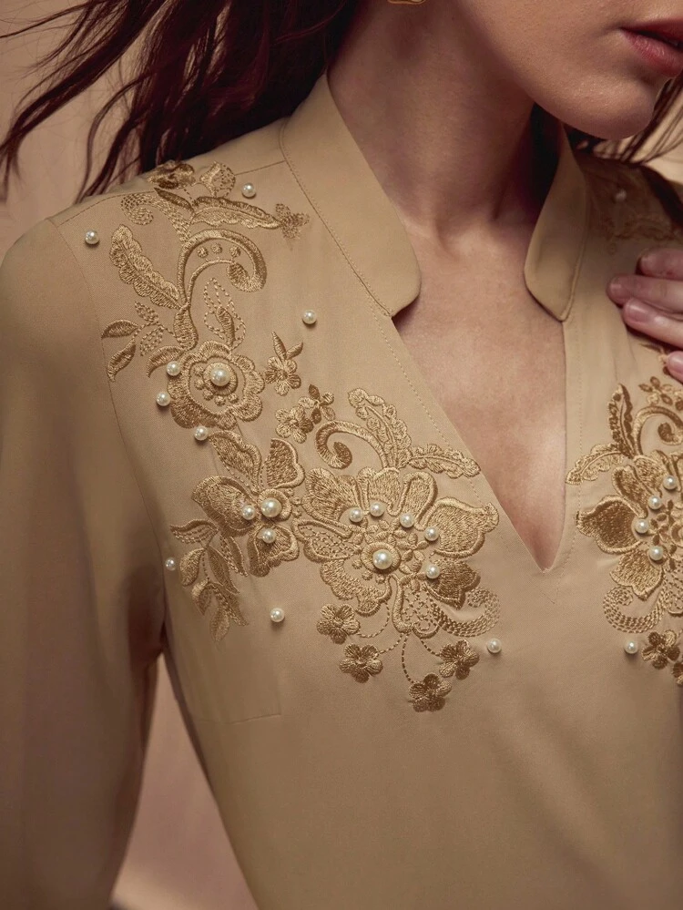 FLORAL EMBROIDERY BLOUSE