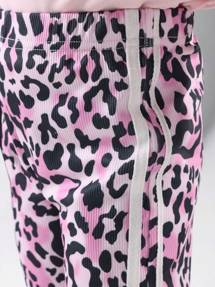 Oversized Sweatshirt With Pink Heart Print And Leopard Leggings