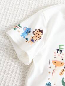 SHEIN 2 件套男婴/女婴休闲可爱蜡笔动物印花宽松圆领针织上衣 T 恤和短裤套装，适合春夏季穿着