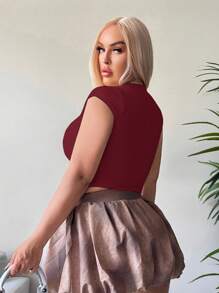 SHEIN SXY 大码女式休闲基本款纯色深 V 性感修身短款 T 恤，适合日常穿着，春夏季 - 酒紅色 - 查看 2