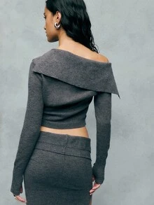 TypaGal Chiếc áo len cổ lệch với chi tiết cúc lệch này là một lựa chọn nổi bật cho mùa thu và mùa đông dành cho phái nữ. Kiểu dáng trễ vai độc đáo kết hợp với áo len trễ vai, mang đến nét cá tính mạnh mẽ và phá cách cho mùa thu của phái nữ. - Màu nâu  Mocha - Xem 3