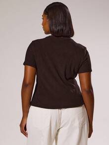 MUSERA 大码修身短袖纽扣上衣，优雅高贵，适合度假、休闲、可爱、浪漫的90年代Y2K风格冬季穿着。 - 咖啡棕 - 查看 2