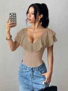 Chiquease 荷叶边 V 领紧身衣