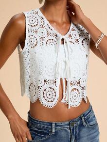 Travachic Ärmelloses Crop-Top zum Binden und Aushöhlen im Bohemian-Stil für Damen, Häkeltop für Damen, Ösentop für Damen, Häkelweste, weißes Häkeltop, Herbst-Outfits für Damen, Winterkleidung für Damen