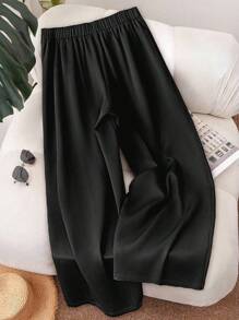 GlowEve CURVE Completo elegante da donna taglie forti con motivo floreale 3D, blazer con bottoni decorativi alla moda e pantaloni adatti per l'ufficio - nero - Visualizzare 2