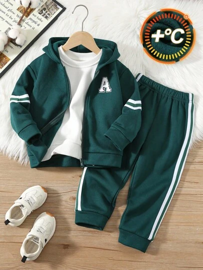 SHEIN 2 件套年轻男童运动休闲舒适白色字母装饰和白色条纹绿色宽松连帽衫和裤子套装，适合旅行、上学、日常运动、秋冬返校服装必备