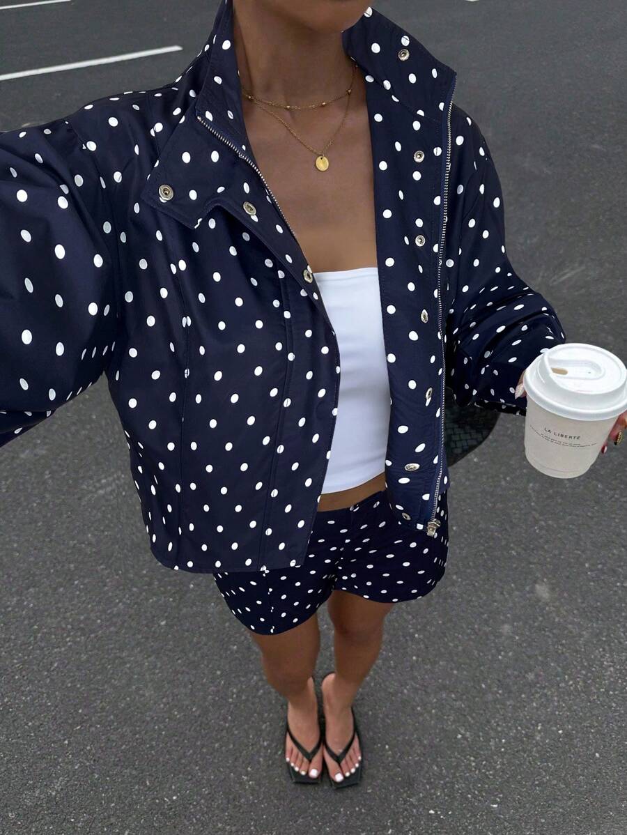 Muchica 2025 秋季女款海军蓝波点印花长袖拉链夹克和短裤休闲宽松两件套，Y2K 服装，返校季，2000 年代街头时尚，垃圾摇滚和朋克