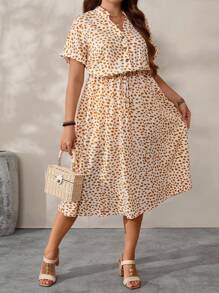 SHEIN Tall CURVE 大码时尚新款V领短袖连衣裙 - 白色 - 查看 3